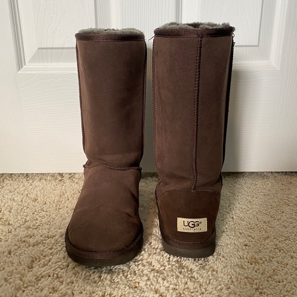 Women’s Classic Tall Ugg Boots - Picture 1 of 5